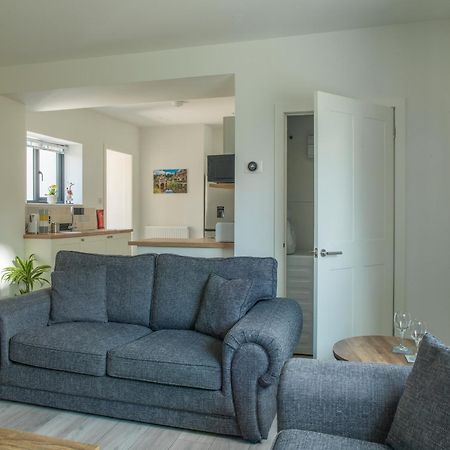 Stunning Modern Apartment In The Cotswolds Chalford Екстериор снимка