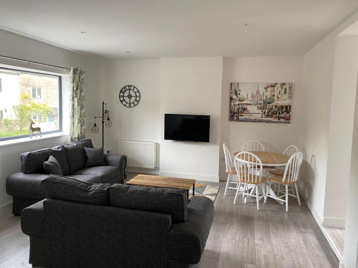 Stunning Modern Apartment In The Cotswolds Chalford Екстериор снимка