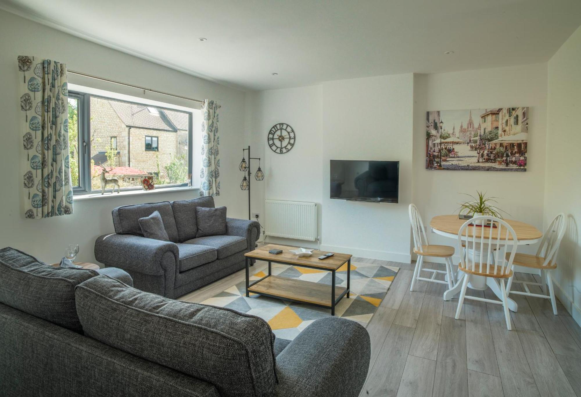 Stunning Modern Apartment In The Cotswolds Chalford Екстериор снимка